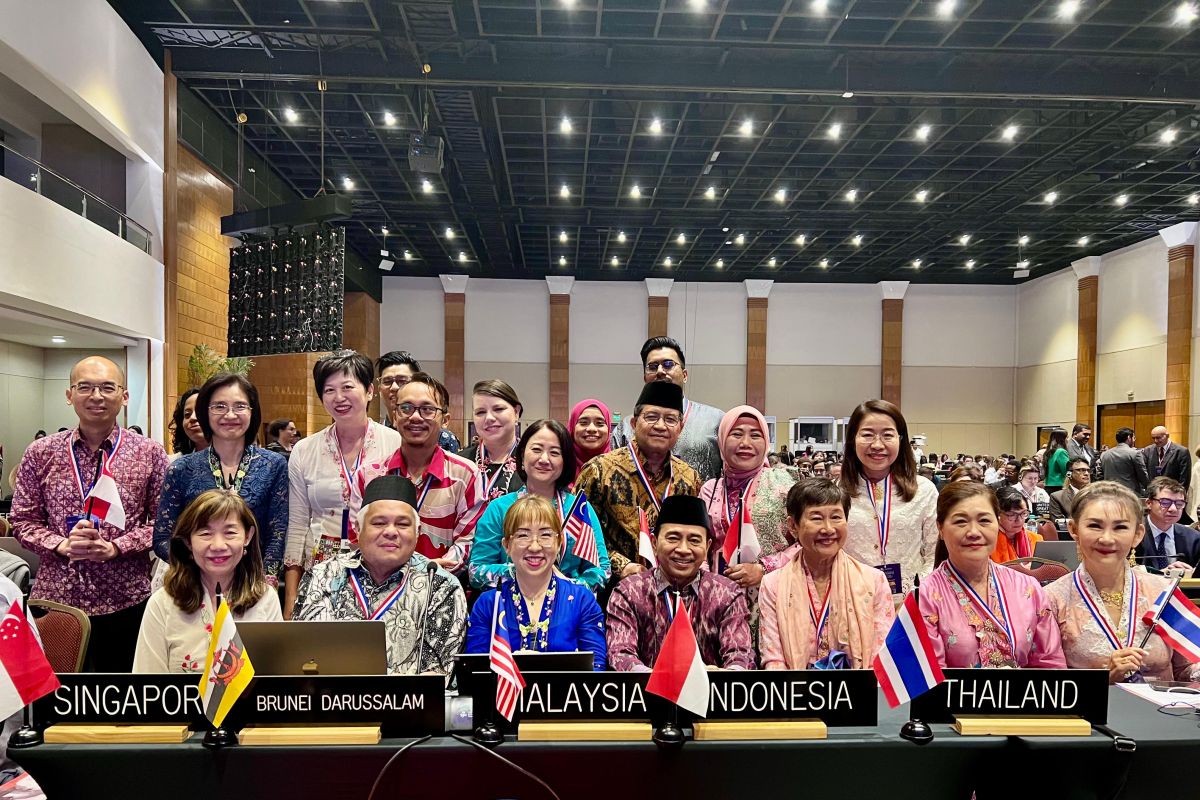 Indonesia dan empat negara lain berhasil bawa kebaya jadi WBTB UNESCO